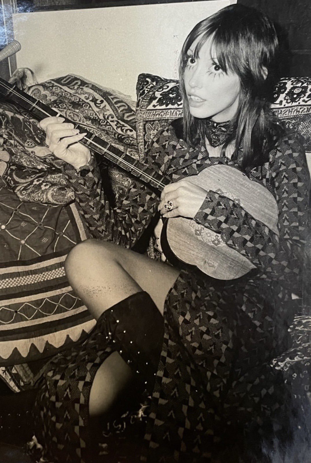 Shelley Duvall Playing with Some Strings, Early to Mid-1970s