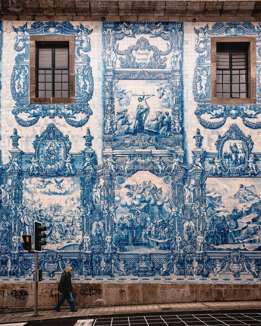 [Chapels of Souls] in Porto, Portugal